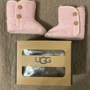 Ugh infant 2/3 pink boots
